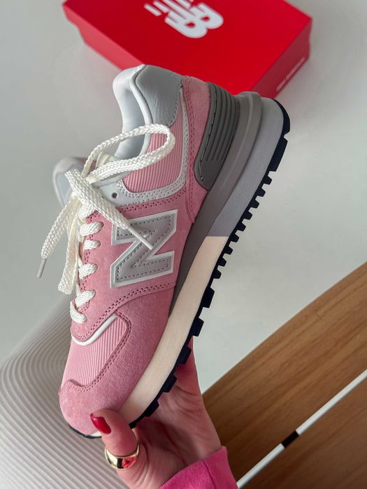Жіночі кросівки New Balance 574 Pink (36-41) — рожеві Нью Беланс, замша, легкі та стильні, на весну-осінь