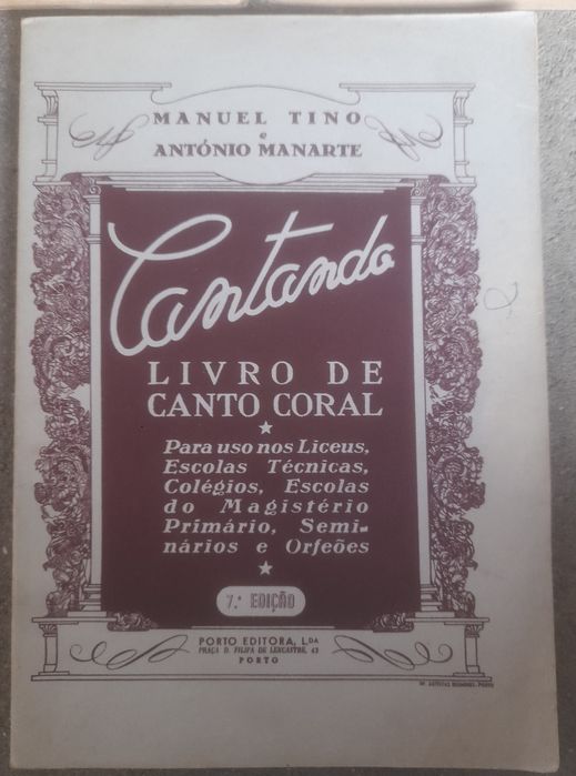 Livros antigos de desenho e música