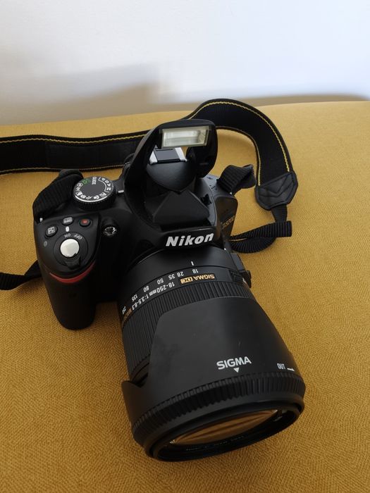 Máquina Fotográfica Nikon D3200 + Objetiva Sigma 18-250mm + Mala +