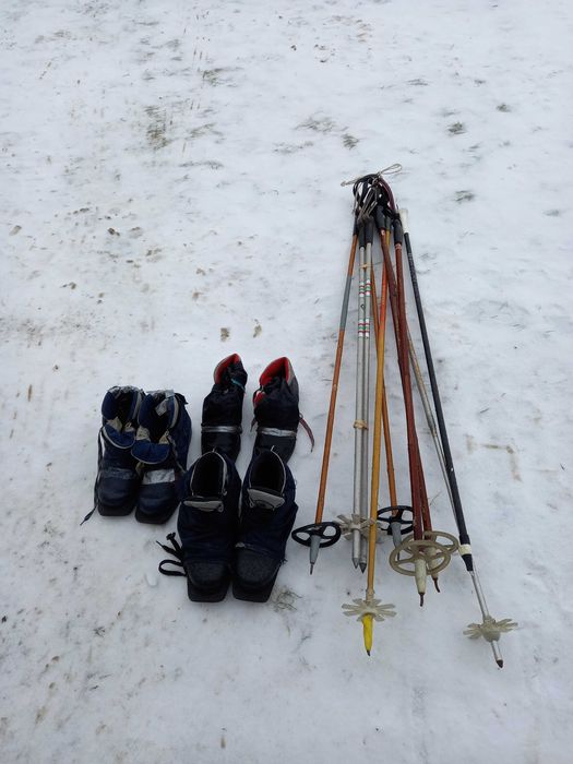 Narty biegowe buty kijki