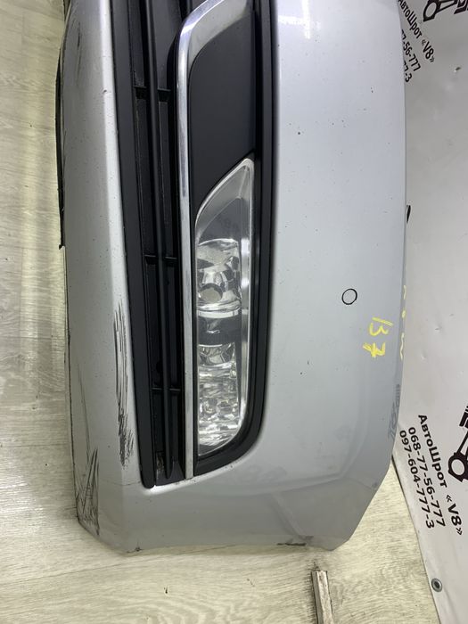 Бампер передній VW Passat B7 пасат б7 бампер шрот оригінал LA7W