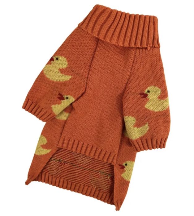 светр вʼязаний з каченятами для собак