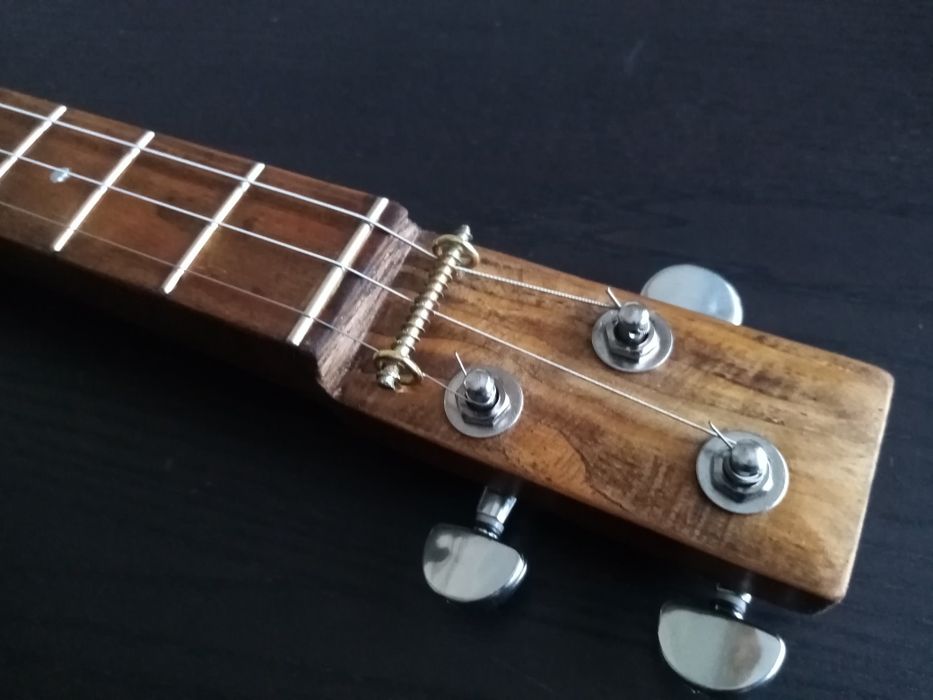 Guitarra de caixa de charutos