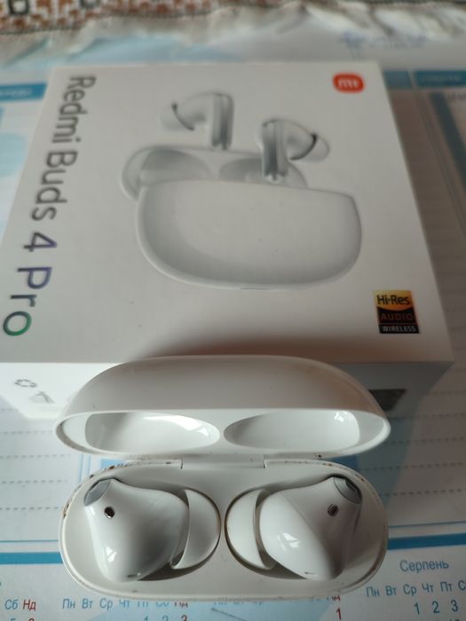 Бездротові навушники Б/В Redmi buds 4 pro офіційні правий робе до 30хв