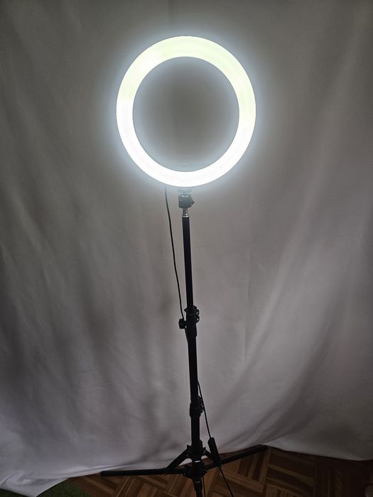 Lampa pierścieniowa