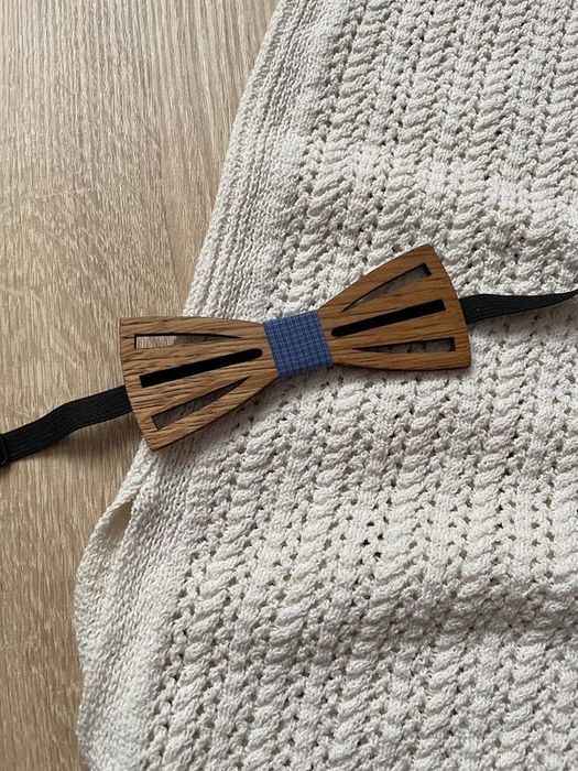 Дерев'яний метелик бабочка на резинці з дерева до сорочки