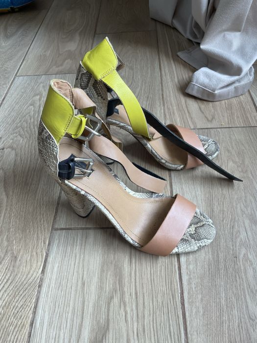 Szpilki sandaly na slupku Zara 40 nude