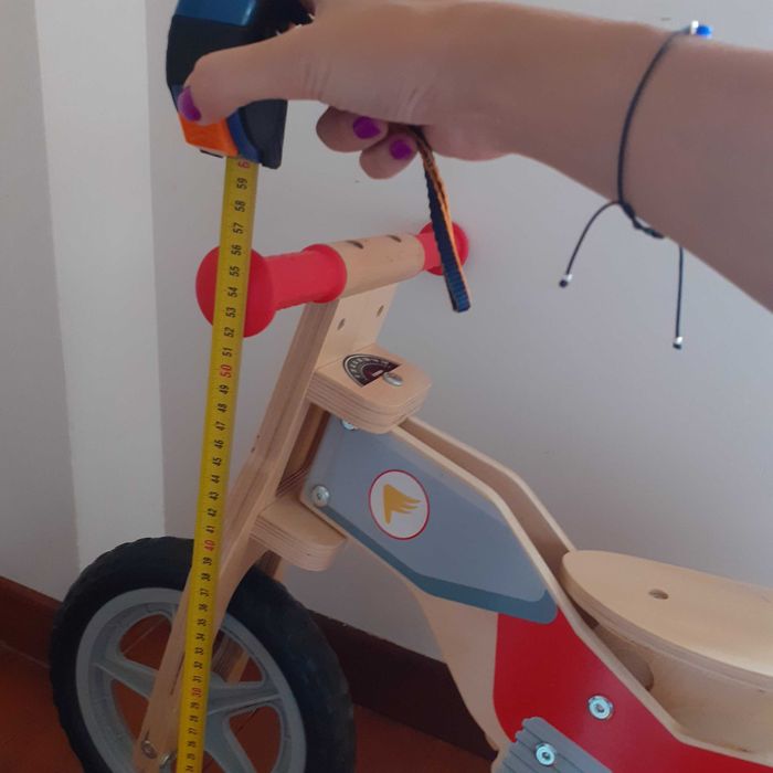 Bicicleta de aprendizagem em madeira para criança