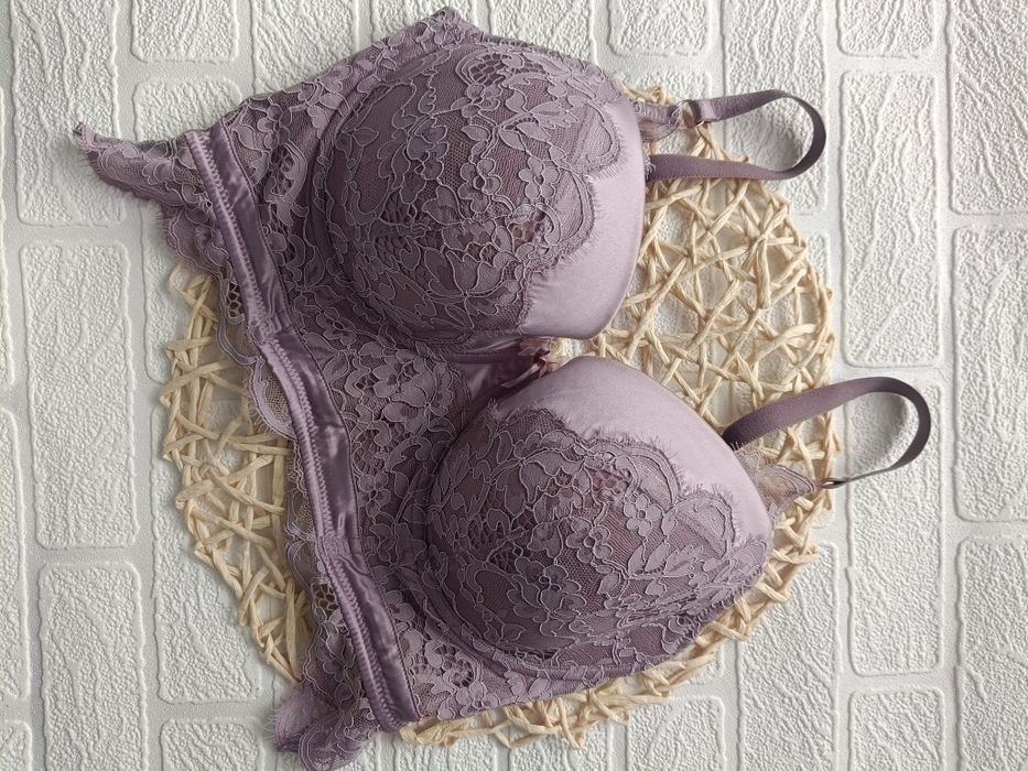 Biustonosz modelujący gorset koronka Hunkemoller Noir rozmiar 80 F stan idealny