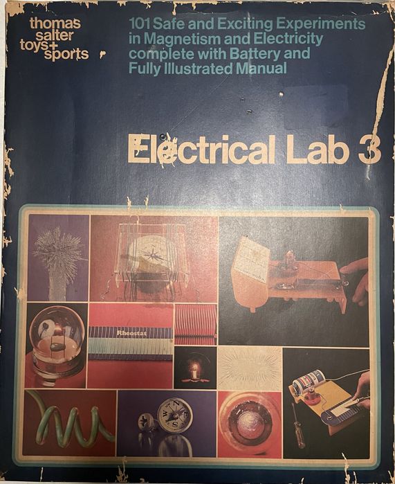 Caixa com material para experiêcias de electricidade