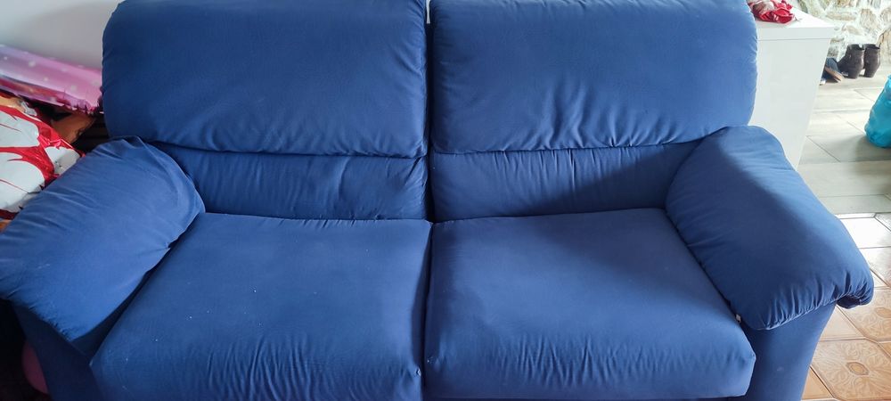 Dois  sofás de sala - ofereço capa bege