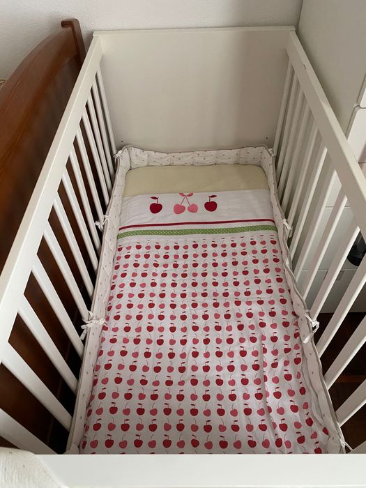 Berço branco para bebé