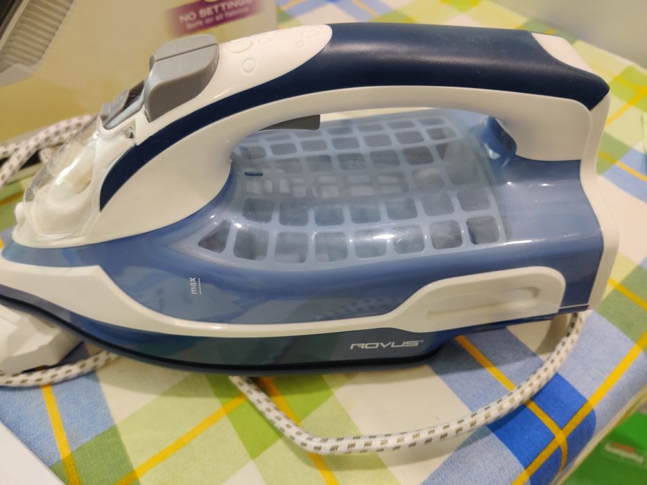 Продам новый утюг