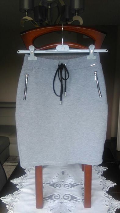 Spódnica przed kolano Quiosque 36 szara