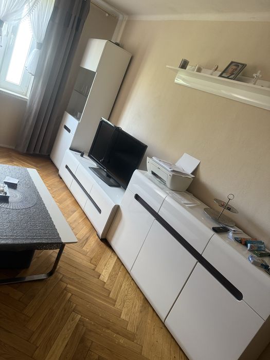 Kawalerkę w doskonałej  lokalizacji wynajmę