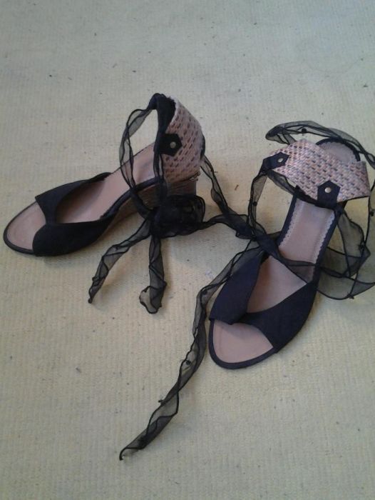 Sandałki na koturnie firmy Atmosphere, roz 41