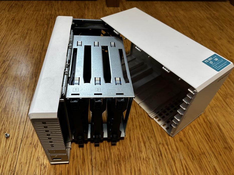 Serwer NAS Qnap ts-351