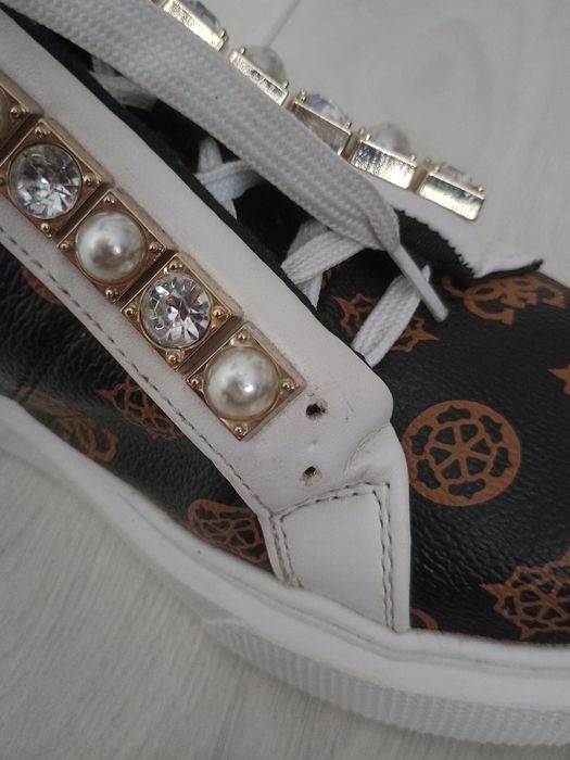 Sneakersy Guess Brązowe