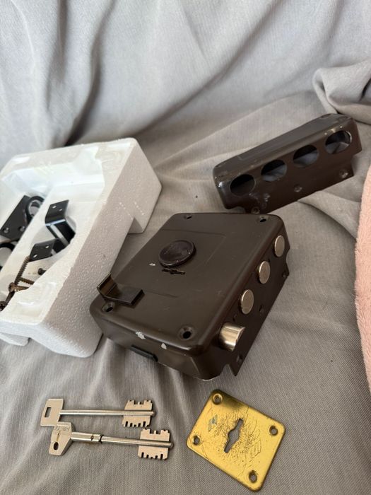 Fechadura direita CISA