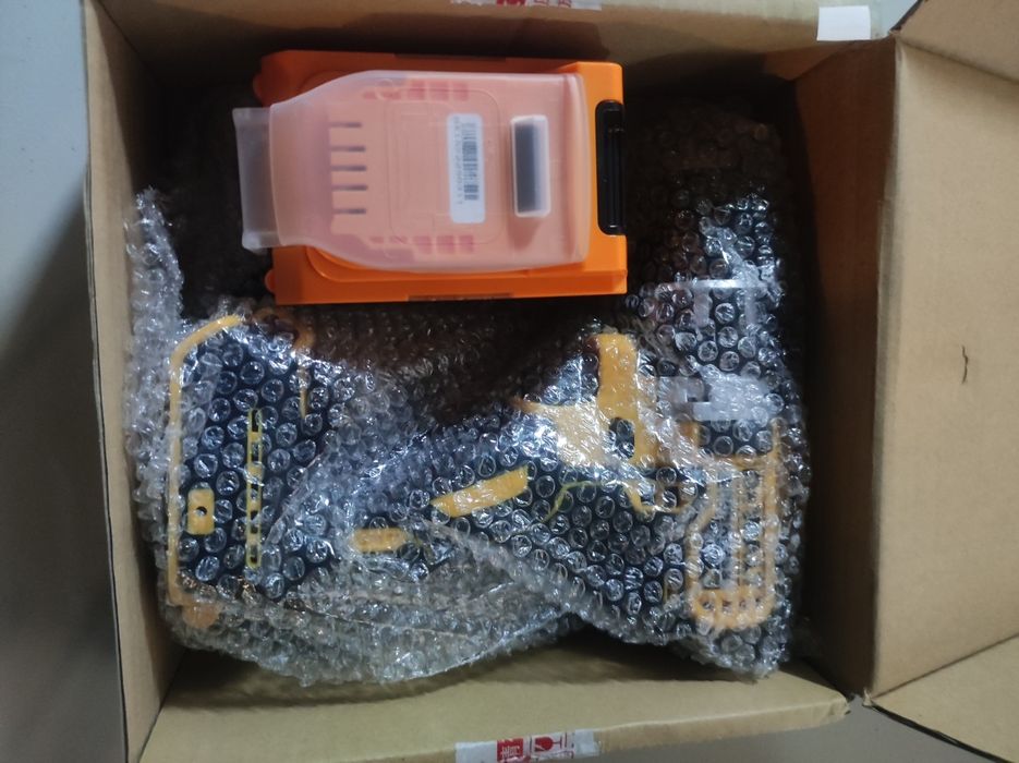 Berbequim DeWalt novo com 1 bateria
