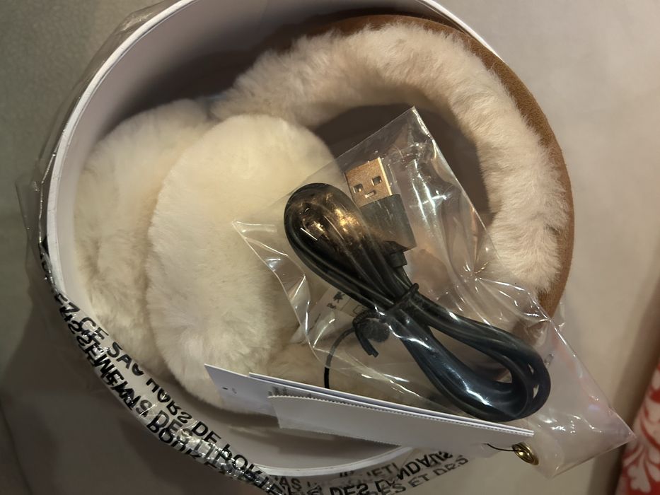 Nauszniki słuchawki UGG