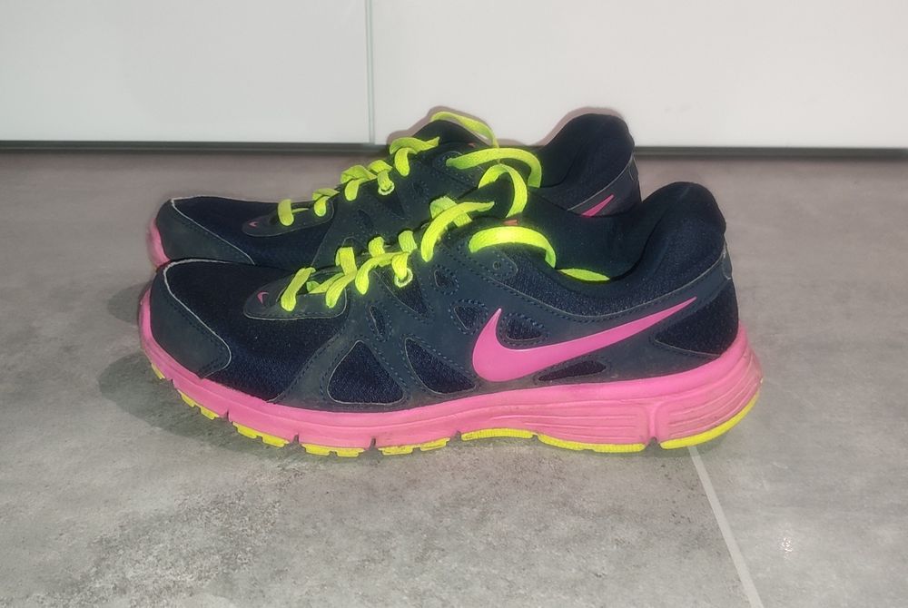 Buty Nike r. 39 * 25 cm Revolution