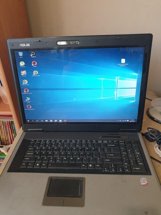 Laptop Asus F7S używany