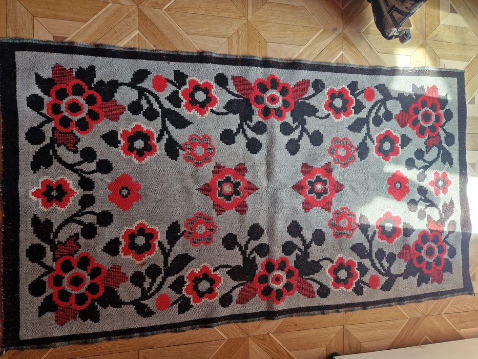 Продам коврик в хорошем состоянии