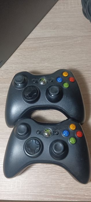 Продаю Xbox 360 Slim с установленным Freeboot
