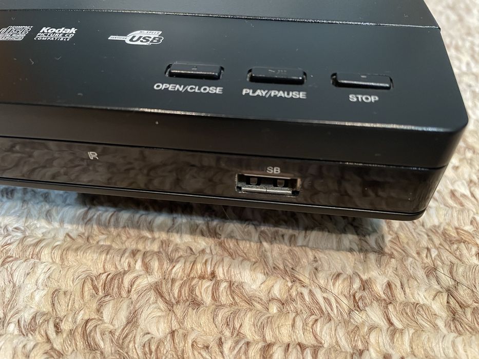 Проигрыватель  DVD фирма BBK