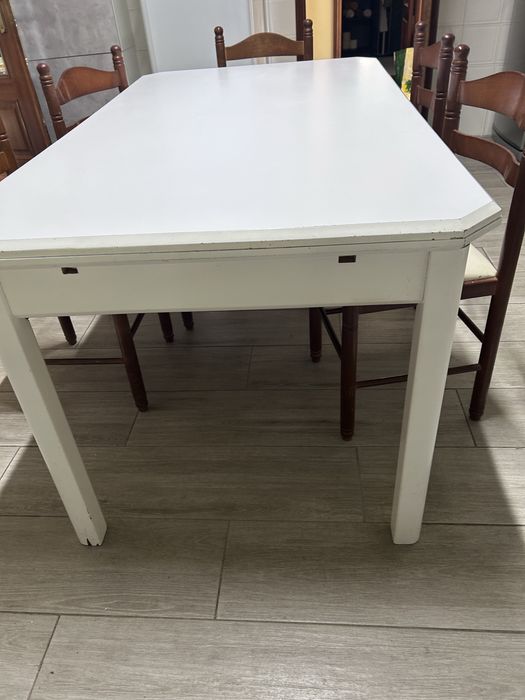 Mesa de cozinha com 6 cadeiras