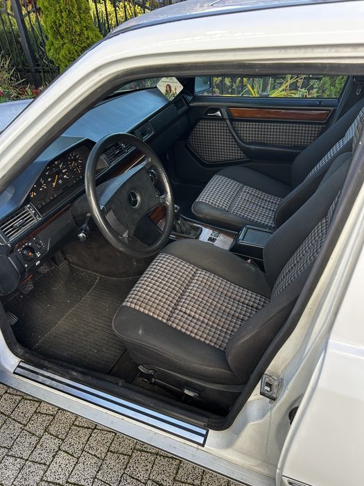 Mercedes 124 250D