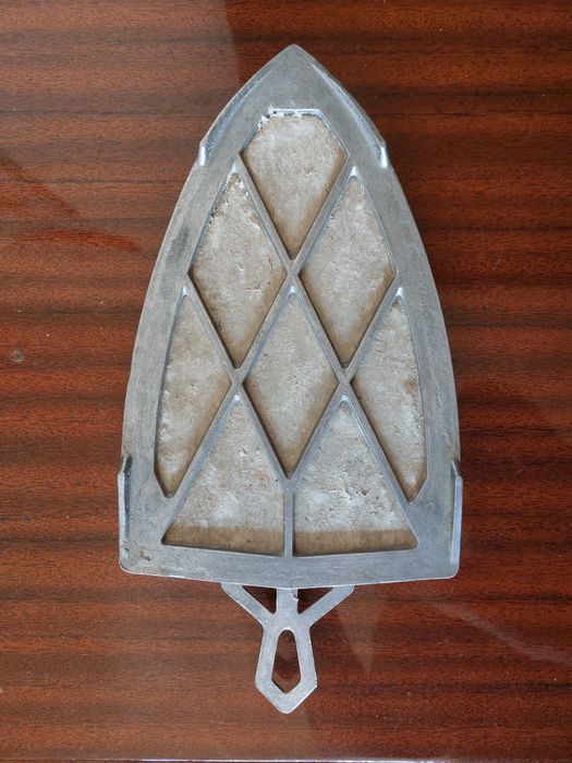 Подставка под утюг