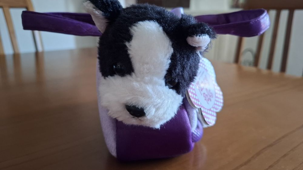 Peluche cão em mala