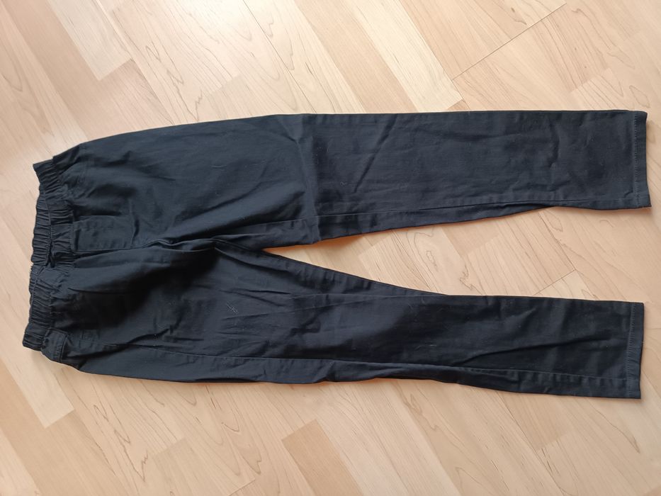 Spodnie czarne, gumka rozm.36 M
