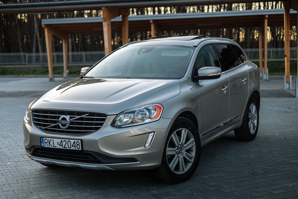 Volvo XC 60 Volvo XC60 T6 Premier AWD (4x4)
