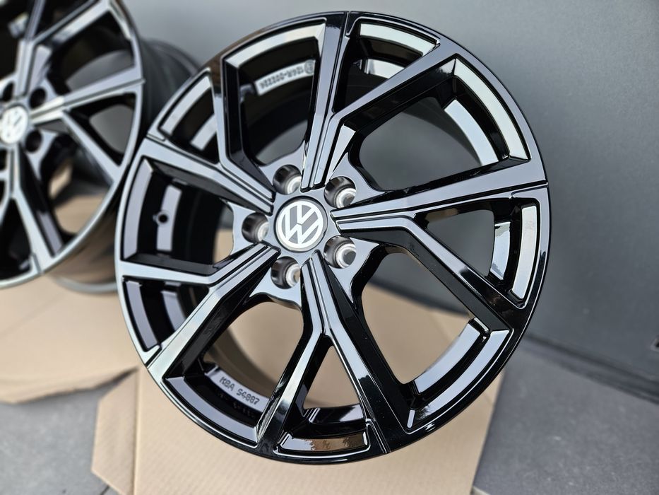 VW Golf 17 " Nowe 5x112 Caddy Jetta Touran T-Roc Czarne  Felgi Volkswagen