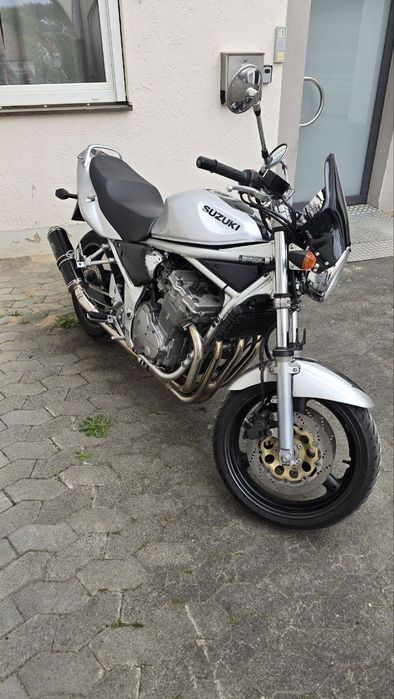 Suzuki.    Bandit