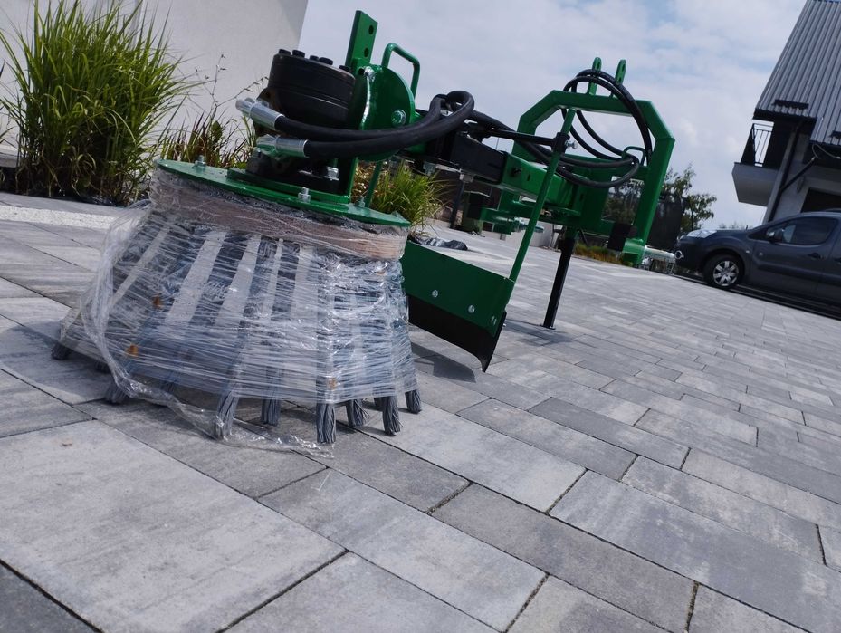 Szczotka do Chwastów Odchwaszczarka Rotacyjna na TUZ do Ciągnika Dowóz