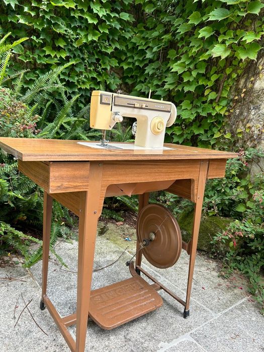 Maquina de costura singer