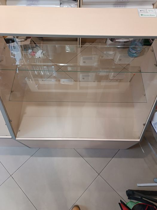 Продам вітрини, торгівельне обладнання.