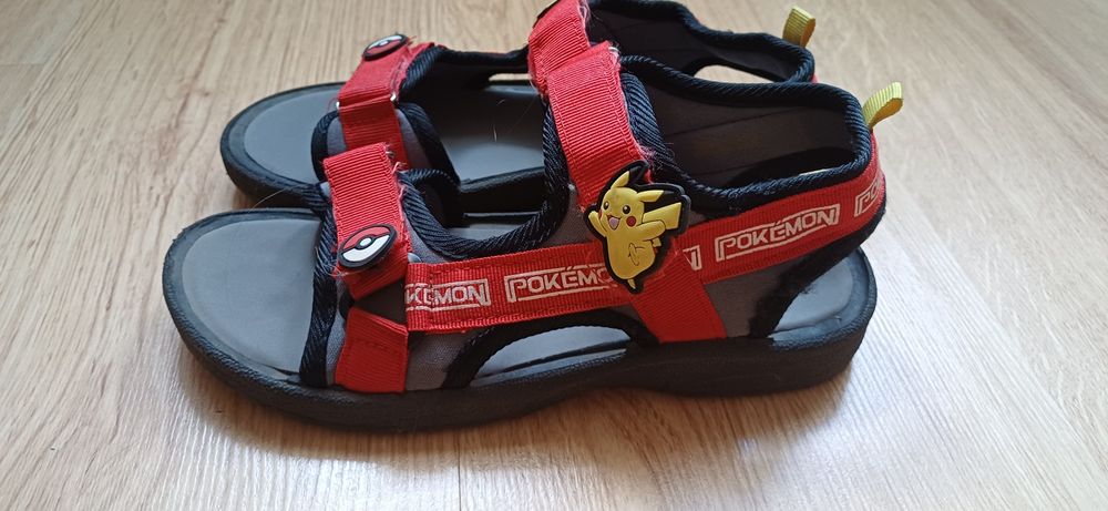 Sandały  pokemon 35 (22cm -22,5cm max)