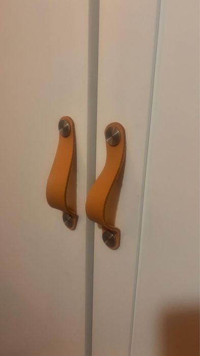 Roupeiro 2 portas com prateleiras