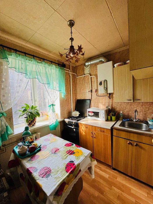 ПРОДАЖ 3 кімн. квартири, 2/5, проспект Відродження (Аношкіна)