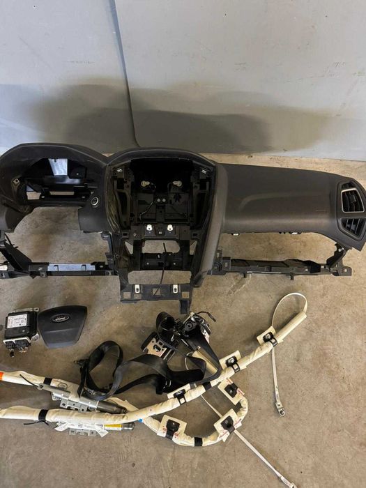 Deska Konsola Poduszki Pasy kurtyny Ford Focus MK3 LIFT EU