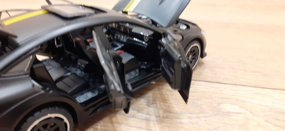 Mercedes AMG GT63 1:24, napęd, światła, dźwięk