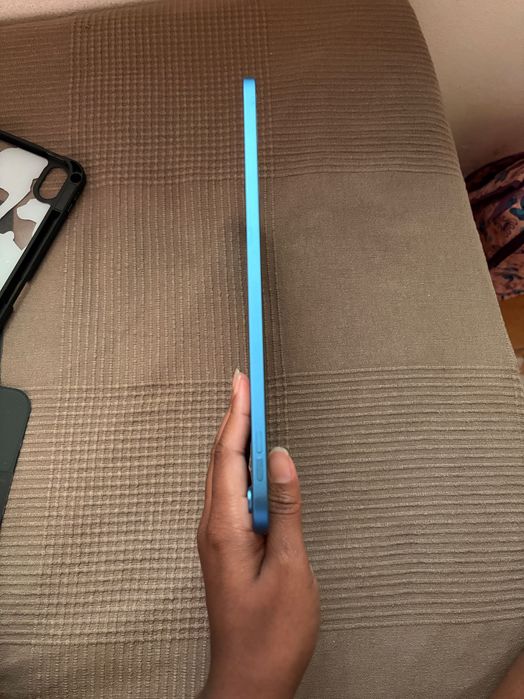 Apple iPad 11'' 2025 - 128GB - Wi-Fi - Azul