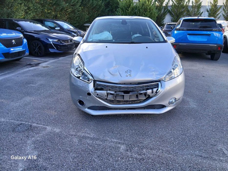 Peugeot 208 1.4 HDi Diesel (Poucos Km)