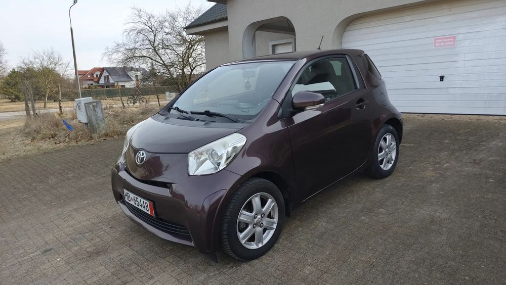 Toyota iQ