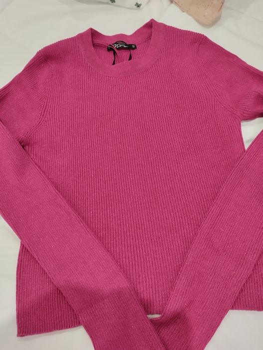 Camisola com brilhos cor de rosa. Também M